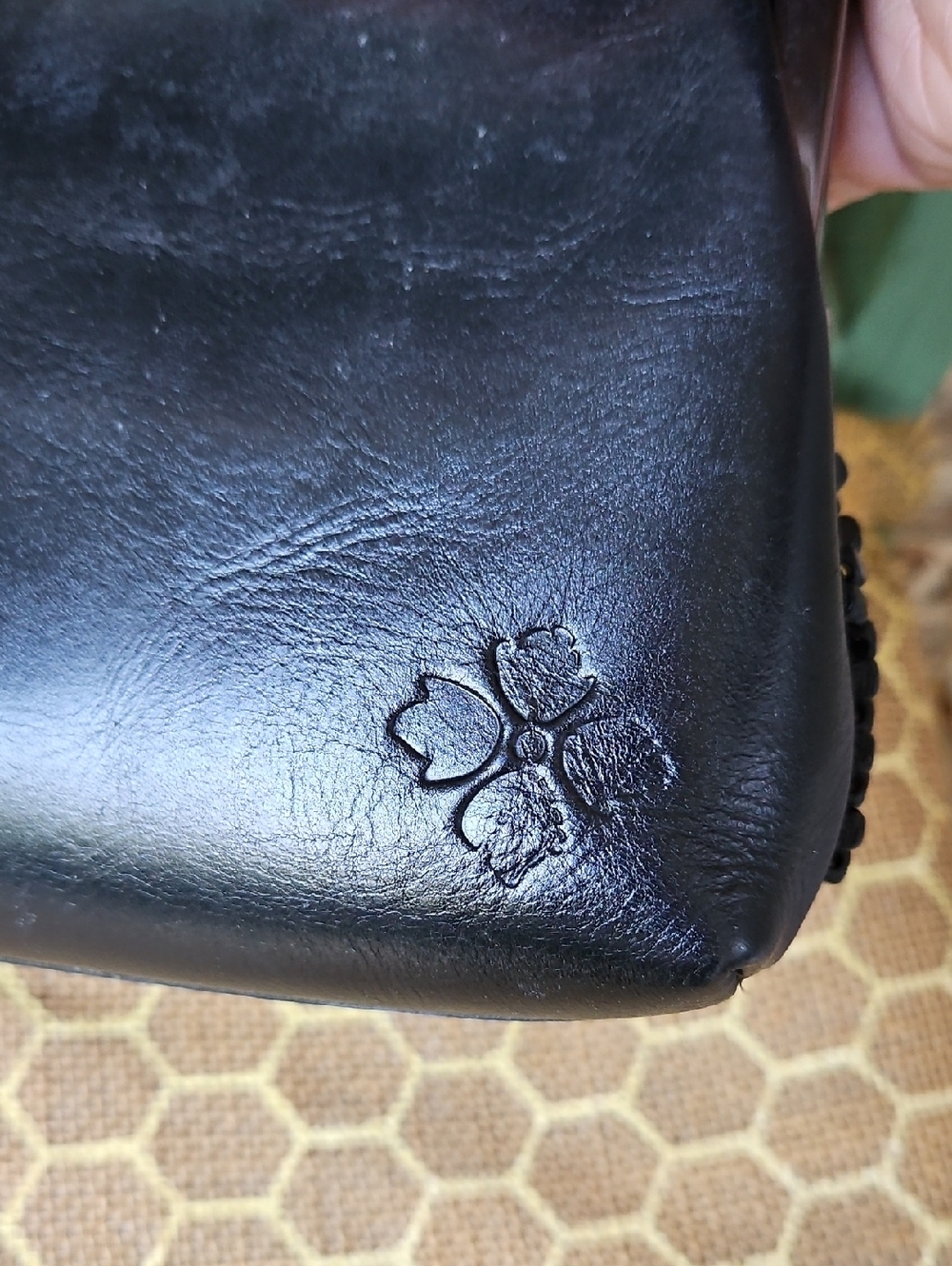 Rare Patricia Nash Black Wooden Leather Clutch - Picture 4 of 6